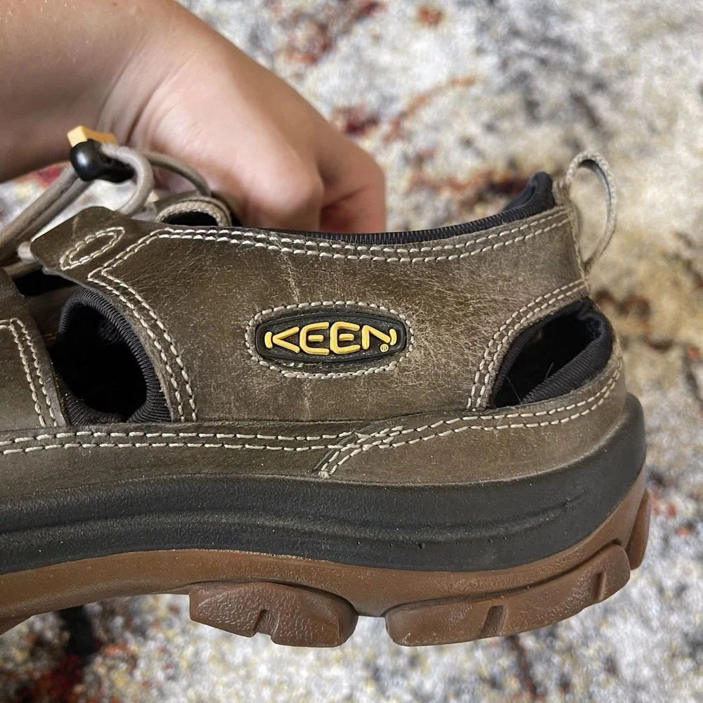 KEEN Men 43/10 Glisan Sandal Brown Leather Outdoor Hiking Gorpcore Trails Water